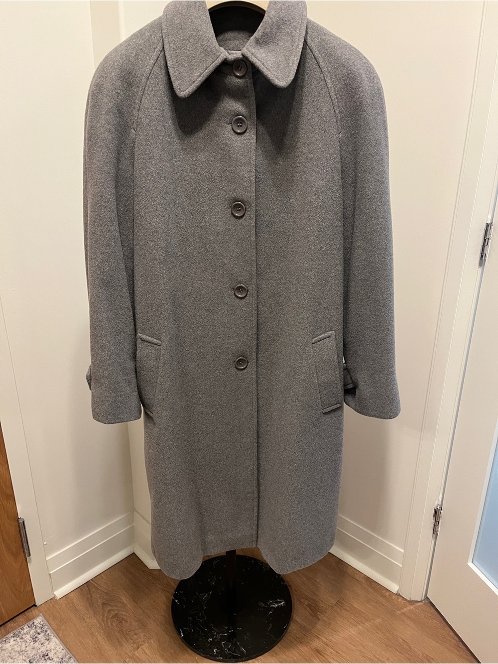 BURBERRY Autumn/Winter 🍁 Ladies Soft Grey Virgin Wool & Cashmere Coat. VINTAGE!